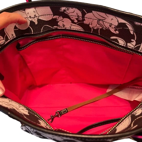 Disney Dooney & Bourke 2022 Dumbo Black White Tote Bag - Picture 9 of 10